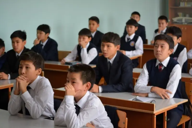 نەلىكتەن مەكتەپتە جاقسى وقىعانداردىڭ جولى بولا بەرمەيدى؟