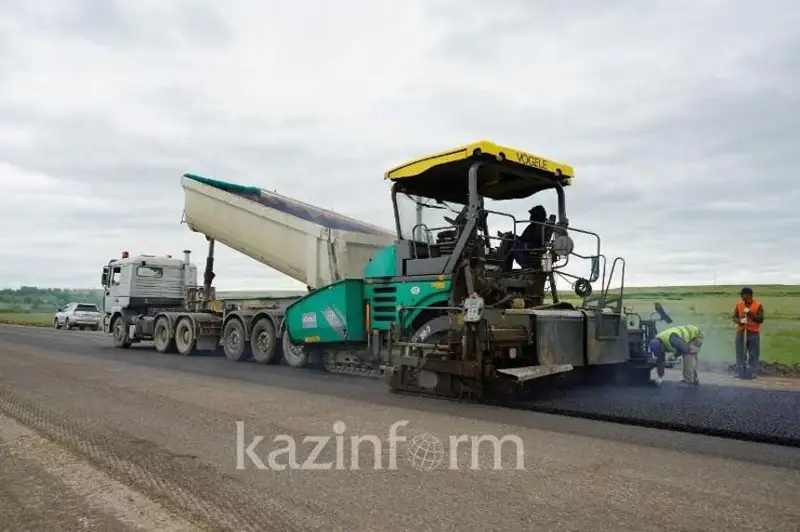 Сенаторы обеспокоены ходом строительства и качеством автодорог в Казахстане