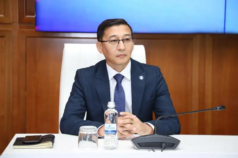 Сколько человек прошли обучение в Академии госуправления при Президенте РК рассказал Ерлан Әбіл