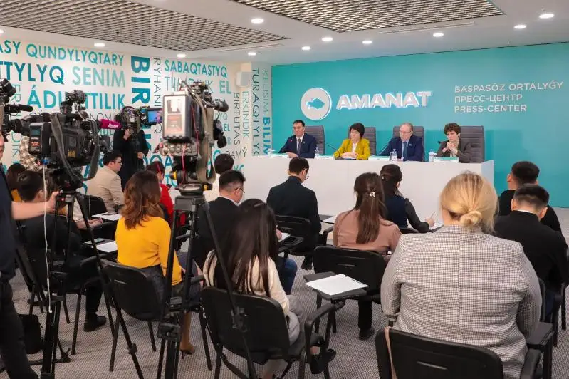 Более 1200 встреч в регионах провели члены фракции партии «AMANAT»