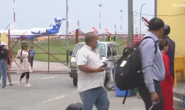 Спасатели выдвинулись к месту падения самолета с туристами в Непале