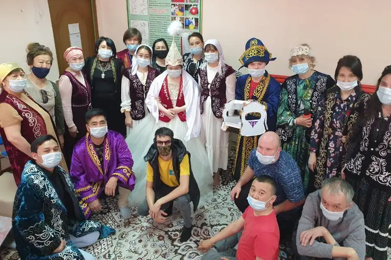 الماتىدا ەرەكشە بالالارعا ارنالعان قايىرىمدىلىق اكسياسى ۇيىمداستىرىلدى