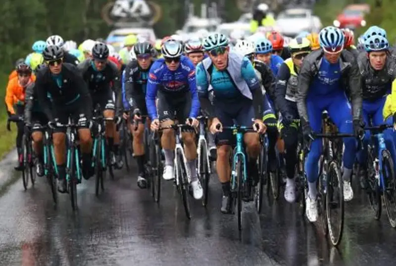 Гонщик «Астаны» пробился в топ-10 второго этапа «Арктической гонки Норвегии»