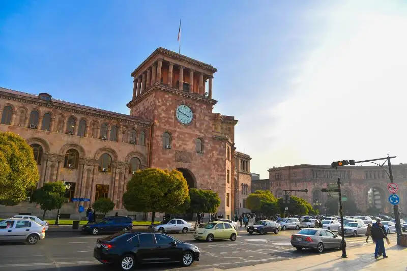 داريعا نازاربايەۆا رەسمي ساپارمەن ارمەنياعا كەلدى