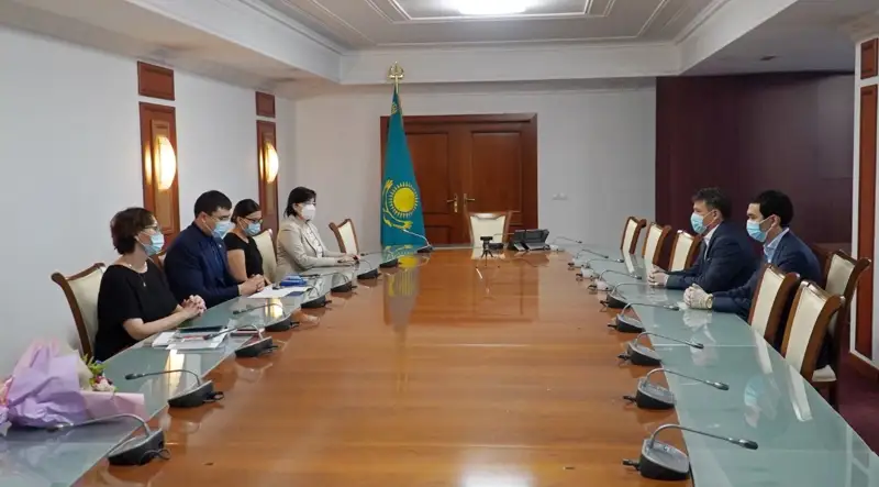 قايتىس بولعان ەلوردالىق دارىگەر ولجاباي قوجاعاليەۆ «پاراسات» وردەنىمەن ماراپاتتالدى