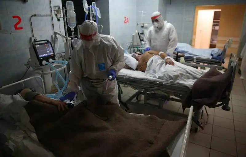 رەسەيدە ءبىر تاۋلىكتە 27 مىڭ ادام كوروناۆيرۋس جۇقتىردى