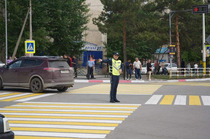 Диагональная пешеходная разметка появилась на одной из улиц Костаная