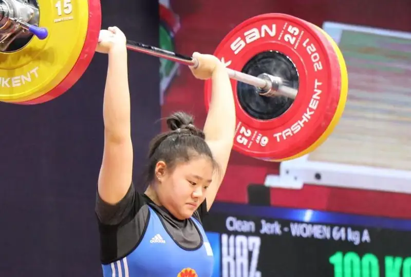Тяжелоатлетка из Казахстана выиграла «серебро» юношеского чемпионата Азии