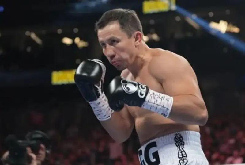 Назван топ-три казахстанских боксеров в профи по итогам ноября 2022 года