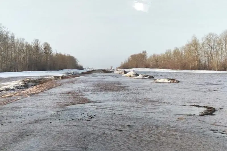 Aqmola oblysynda aýdandyq mańyzy bar joldardy sý shaıyp jatyr