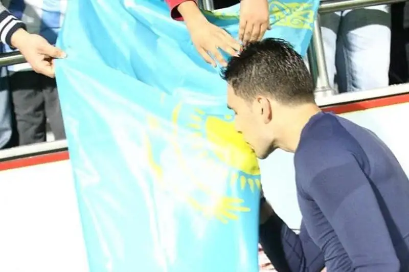 داۆيد لوريا: قازاقستان تۋىن كوتەرىپ، الەم الدىندا ءانۇراندى شىرقاۋدان اسقان ماقتانىش جوق