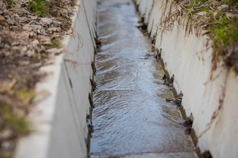 Более 400 километров арычных сетей требуют ремонта в Алматы