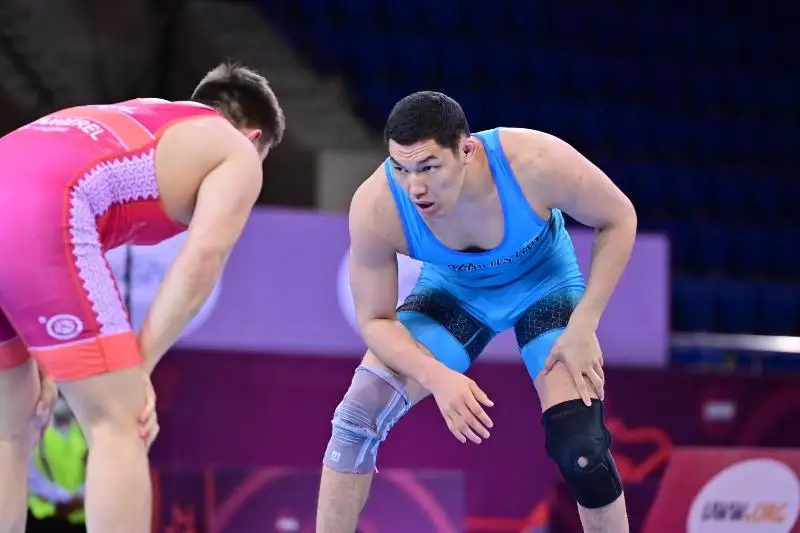Алишер Ергали стал серебряным призером чемпионата Азии по вольной борьбе