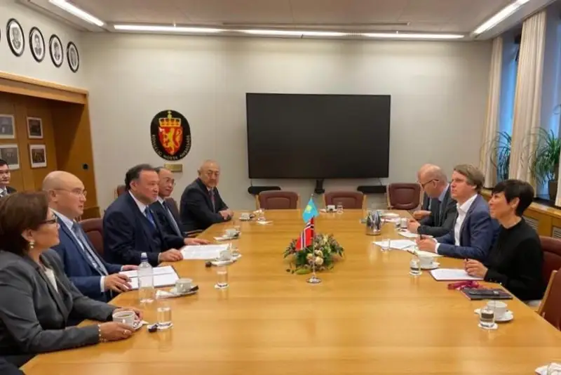 Казахстанские сенаторы посетили с рабочим визитом Норвегию