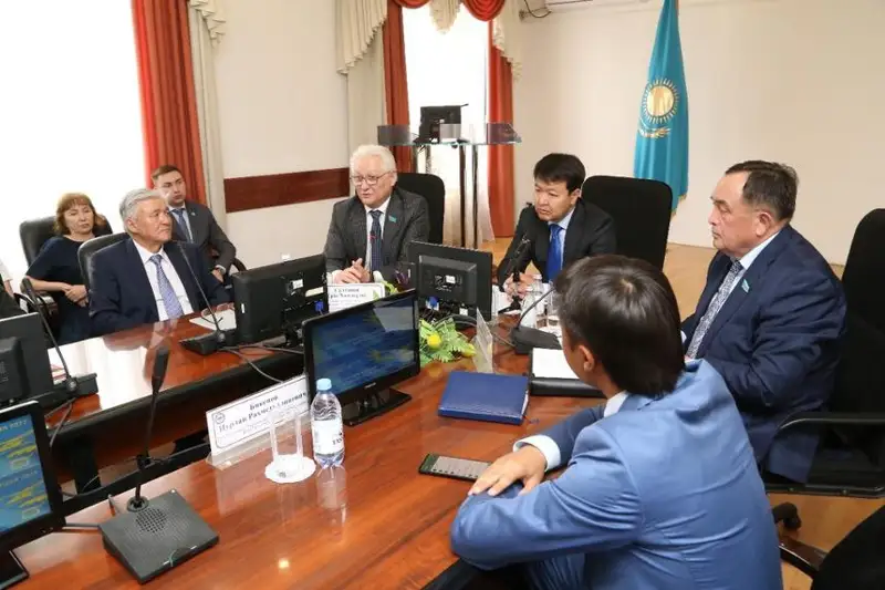 Сенаторы посетили Карагандинский технический университет