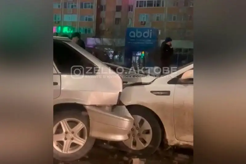 Водитель внедорожника протаранил несколько машин в Актобе