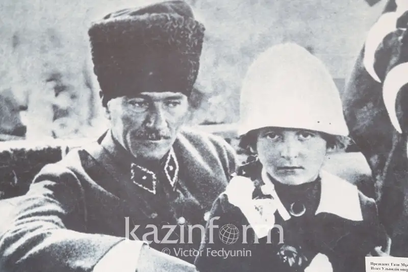 Астанада Түркияның тұңғыш президенті Ататүрікке арналған фотокөрме ашылды