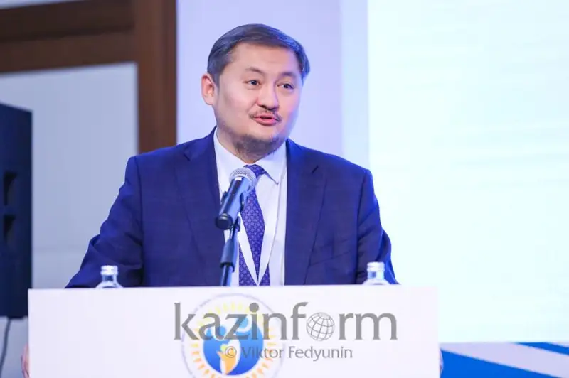 Alǵashqy aýyrtpalyq bilim júıesine túsedi – Saıasat Nurbek elimizdegi «bebı-bým» jaıynda