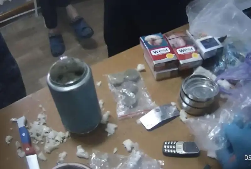 SQO túrmesine sálemdeme arqyly «tramadol» men telefon kirgizilmek boldy