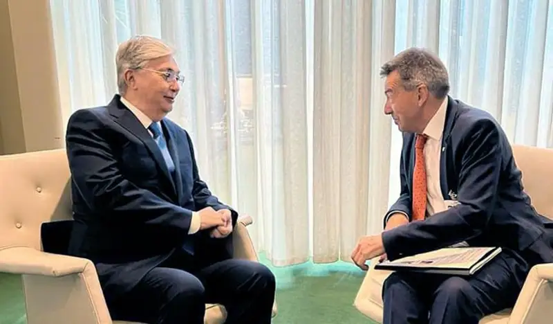 Глава государства провел встречу с президентом Международного комитета Красного Креста