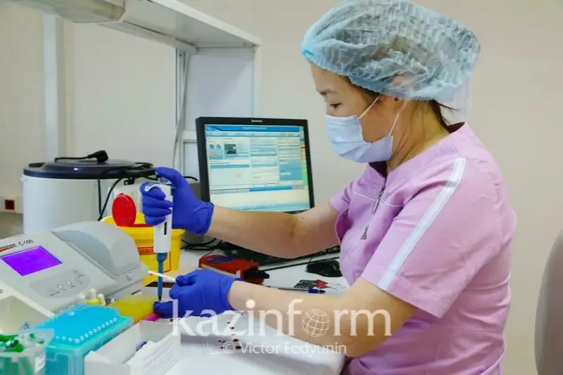 كوروناۆيرۋس: الەمدە 42 ۆاكتسينا كلينيكالىق سىناقتان ءوتىپ جاتىر، ونىڭ بەسەۋى – قازاقستاندىق