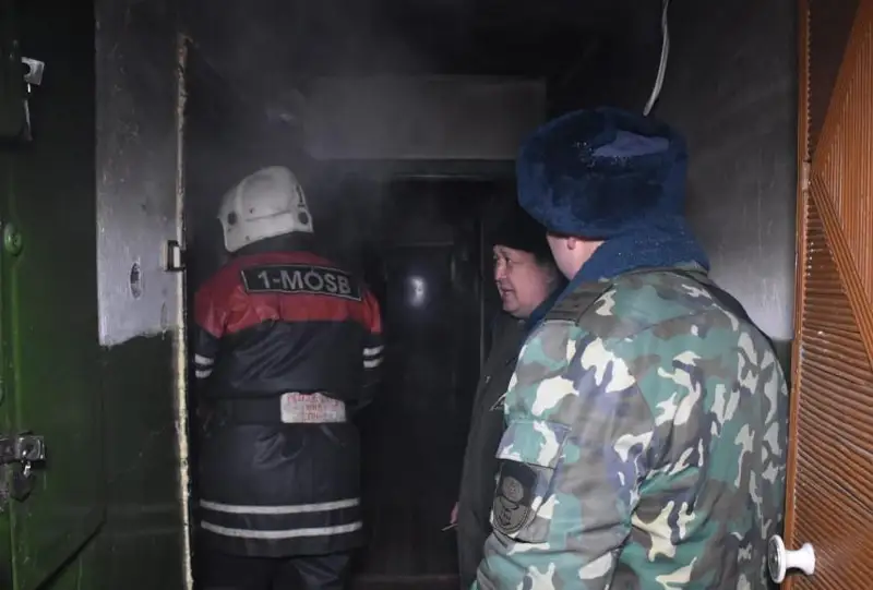 25 человек эвакуировали из-за пожара в общежитии в Петропавловске