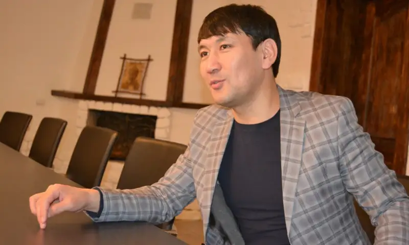 ەرجانات بايقاباي ۇلى حالىقارالىق ءمۇشايرادا باس جۇلدەنى قانجىعالادى