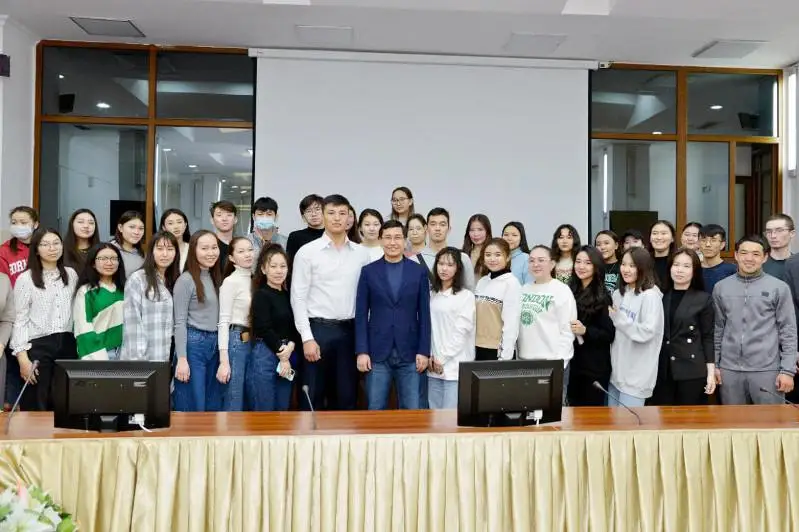 Асхат Аймагамбетов встретился со студентами вузов Алматы