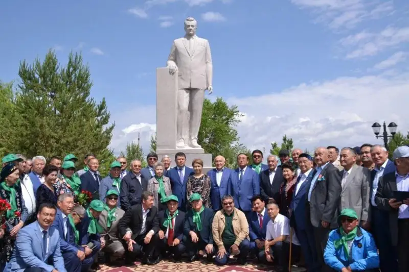 Балқашта Дінмұхамед Қонаевқа ескерткіш орнатылды