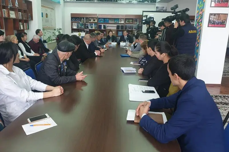 شىمكەنتتە بەيبىت شەرۋلەر وتكىزۋ تۋرالى زاڭ جوباسى تالقىلاندى