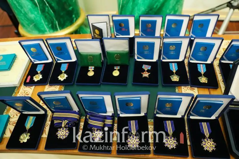 Nurtaı Ábiqaev, Darıǵa Nazarbaeva, Qýanysh Sultanov І dárejeli Barys ordenimen marapattaldy