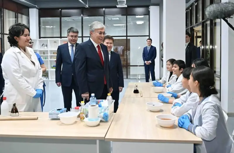 Опубликовано видео рабочей поездки Касым-Жомарта Токаева в Атыраускую область