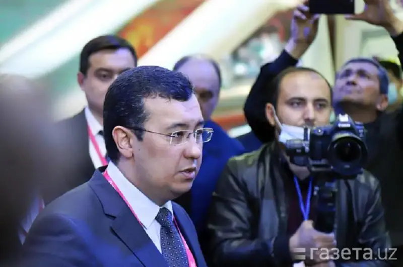 Balalar ólimi: Ózbekstan prezıdenti Farmatsevtıka agenttiginiń basshysyn jumysynan bosatty