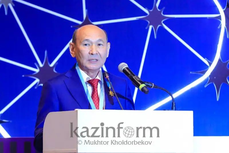 Parkınson aýrýyn ýltradybyspen emdeıtin apparat satyp alamyz – Serik Aqsholaqov