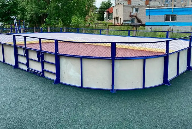 Треть хоккейных кортов Петропавловска не заливают из-за жильцов домов