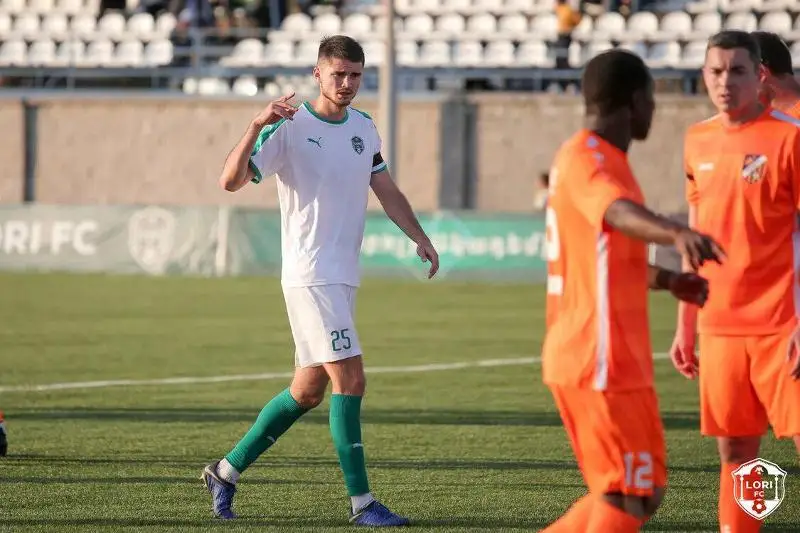 قازاقستاندىق فۋتبولشى ەۋروپالىق كلۋبتىڭ ۇزدىك ويىنشىسى اتاندى