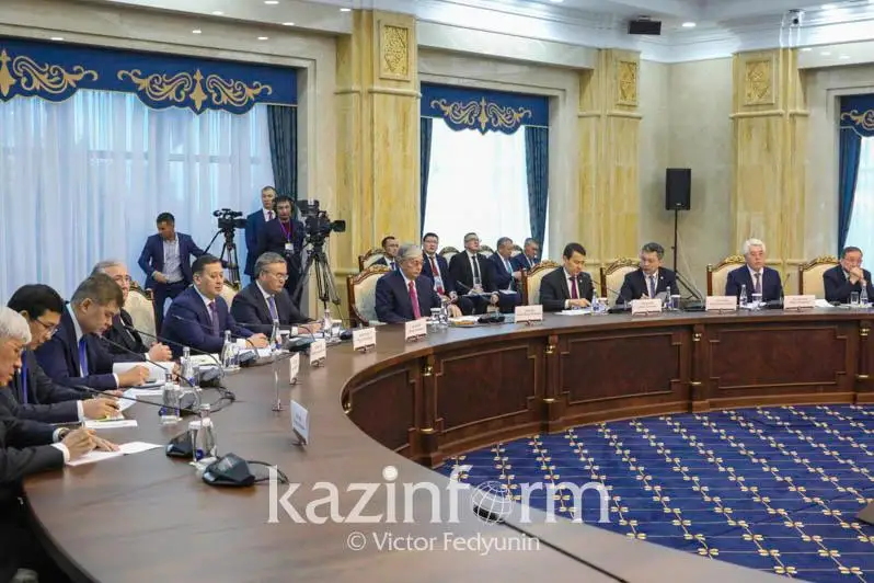 قازاق- قىرعىز قاتىناسىن دامىتۋعا ەلباسى باعا جەتپەس ۇلەس قوستى - قاسىم-جومارت توقايەۆ