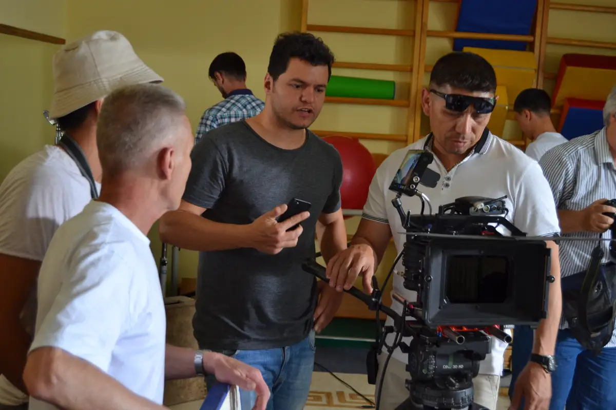 Сал ауруына шалдыққан бойжеткен киноға түспек