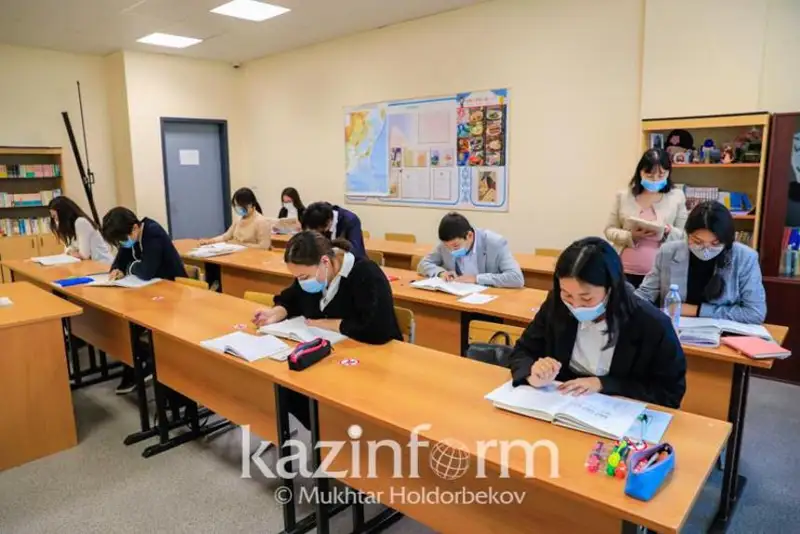 Bilim mınıstrligi 9, 11-synyp oqýshylarynyń emtıhan tapsyrý tártibin túsindirdi