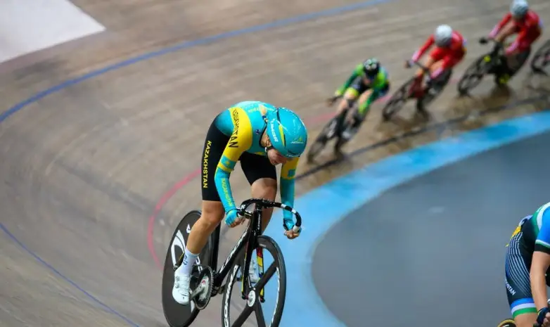 قازاقستاندىق ۆەلوشاباندوز قىتايدا «التىن» الدى