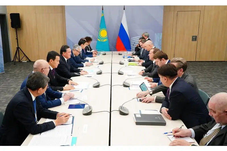 اسقار مامين ماسكەۋدە دميتري مەدۆەديەۆپەن كەلىسسوز وتكىزدى