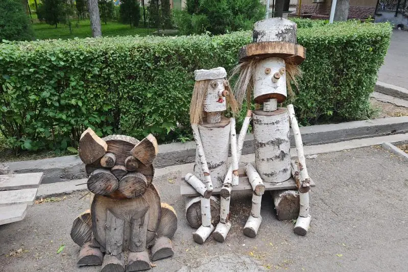 Старейший парк Тараза украсили современные скульптуры