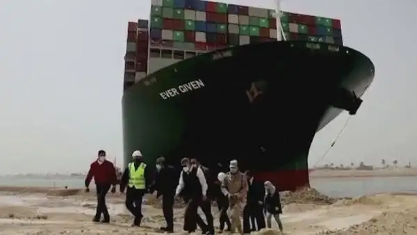 سۋەس كانالىن كەمەنىڭ بوگەپ تاستاۋى مۇناي باعاسىنا اسەر ەتتى