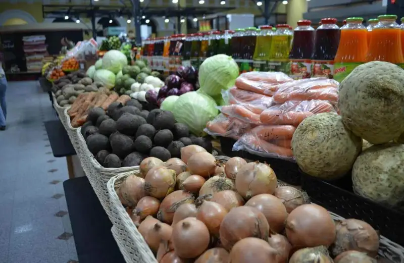 قازاقستاندا ەت، كوكونىس، جۇمىرتقا باعاسى قىمباتتادى