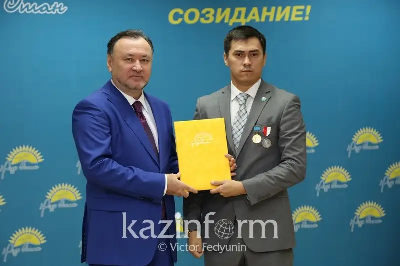 Төреғали Төрәлі мен Ерке Есмаxан &laquo;Нұр Отанның&raquo; қатарына кірді