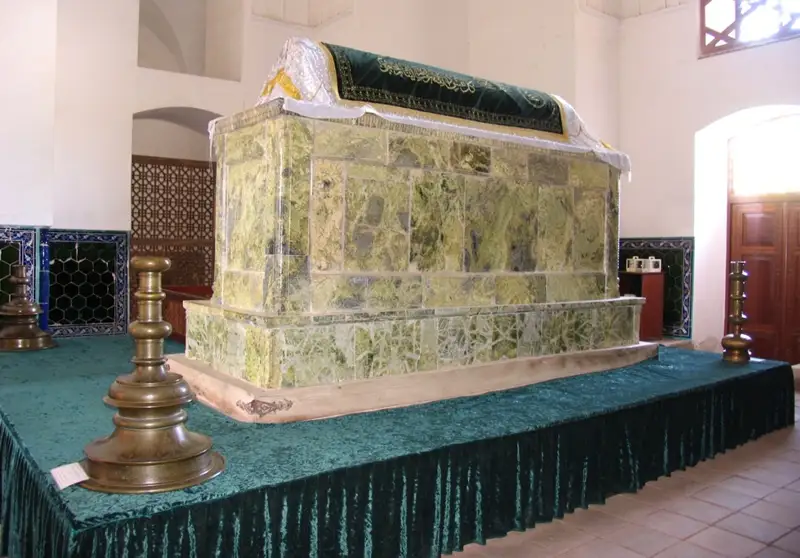 تۇركىستاندا جەرلەنگەن حاندار مەن سۇلتاندار كىتابى تانىستىرىلدى