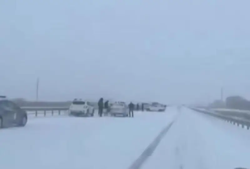 Aqmola oblysyndaǵy tasjolda 5 kólik soqtyǵysyp, eki adam zardap shekti