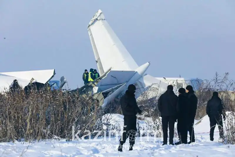 Крыло воздушного судна Fokker-100 не было обработано - эксперт