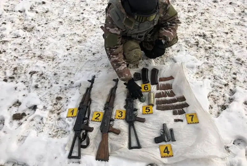 Схрон похищенного оружия нашли в Алматинской области