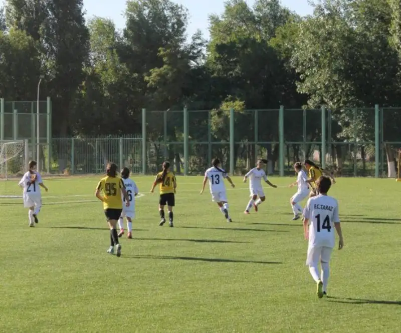Таразская футбольная команда девушек впервые сыграла в финале чемпионата страны